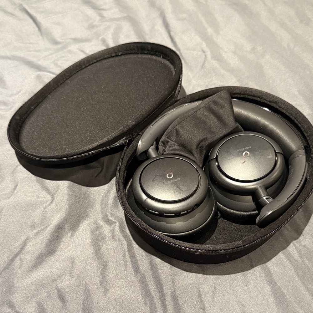 Soundcore Black Q30